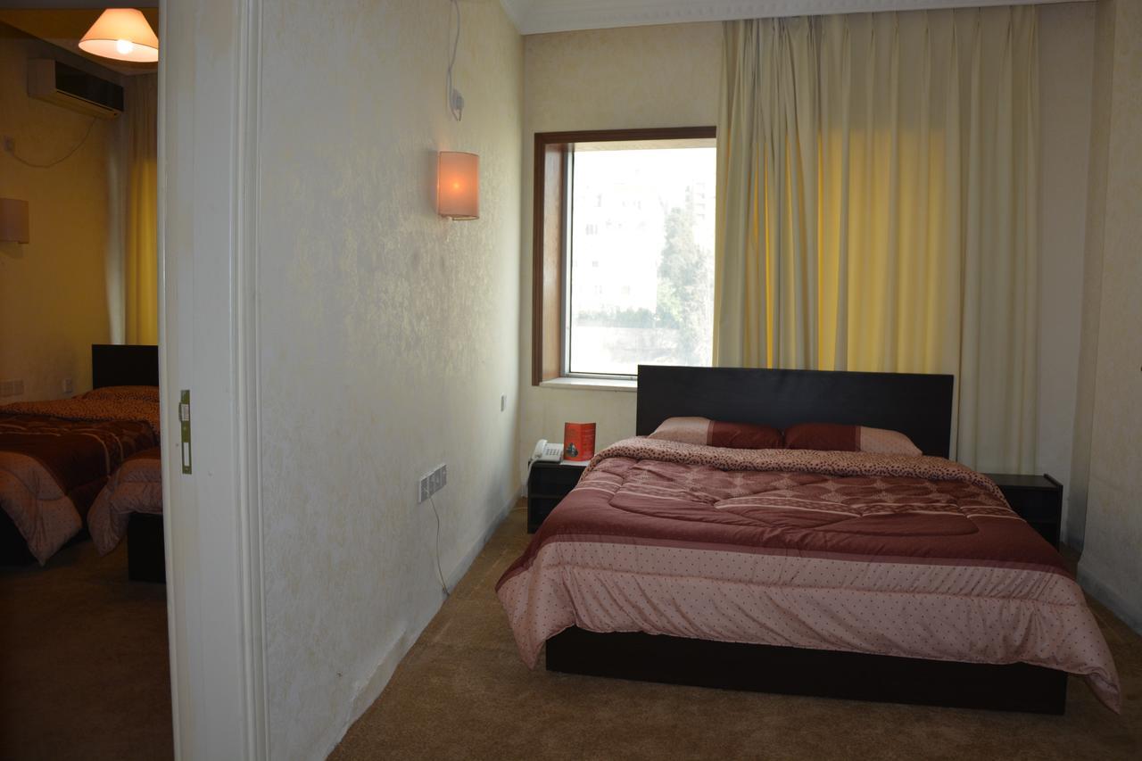 Teeba Palace Hotel Suites Amman Ngoại thất bức ảnh
