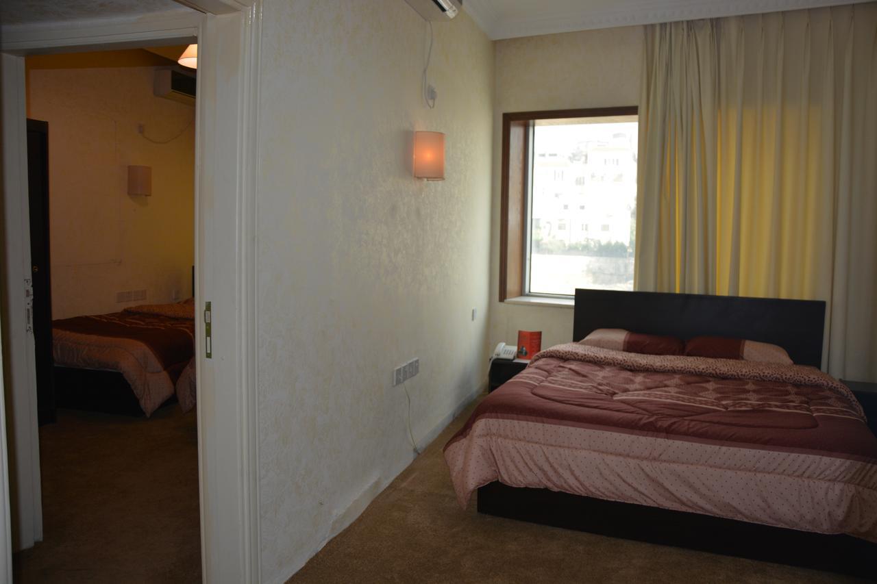 Teeba Palace Hotel Suites Amman Ngoại thất bức ảnh